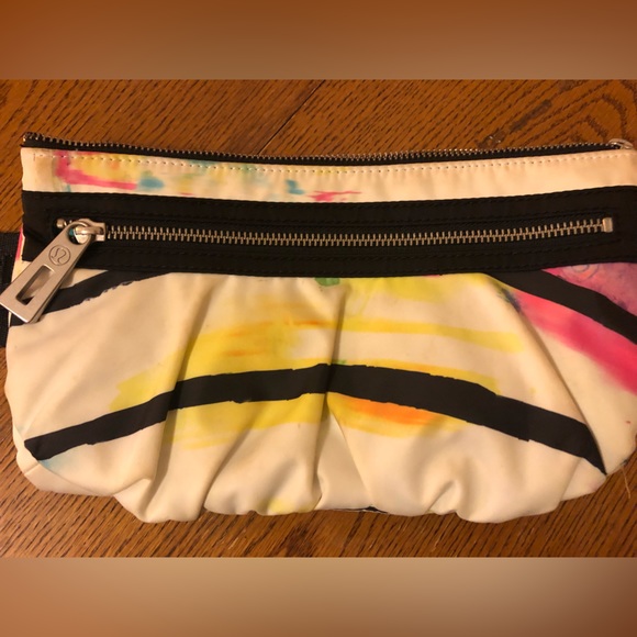 Lululemon Fanny pack - Picture 5 of 6